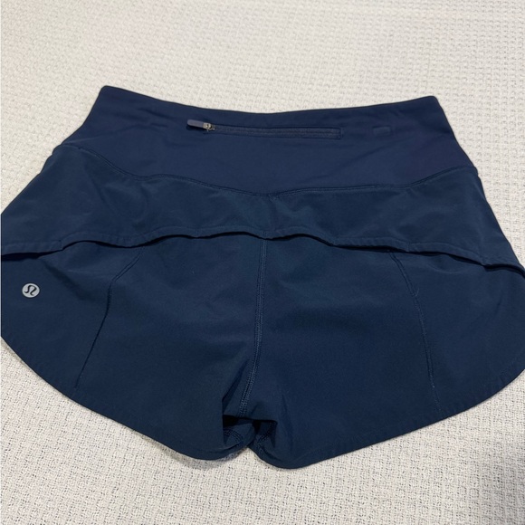 Lululemon Speed Up Shorts 2.5 Inch Size 6 - Picture 1 of 7